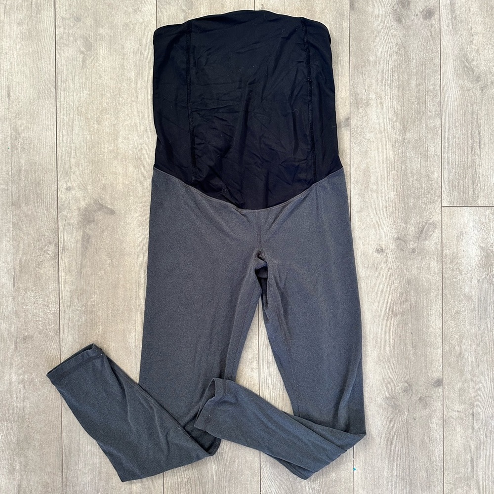 Isabel maternity athletic leggings 
Size xs - Picture 6 of 12